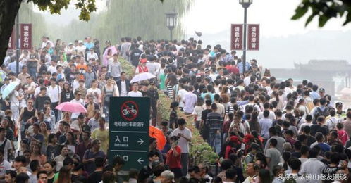 胖东来国庆比景区还热闹 排队上千米