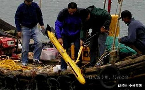 一渔民打捞海中水雷遭质疑，二人累得抬不起