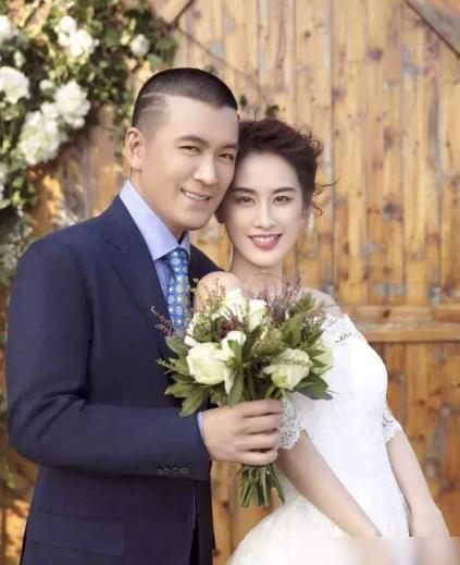 杨子的管教方式及黄圣依的态度