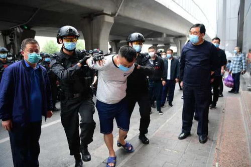 外卖员高空抛猫事件,警方深入调查 外卖员高空抛猫事件,警方深入调查