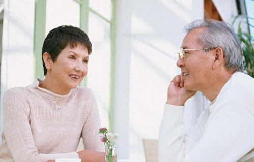 老人接个电话被骗86万,愤怒狂扇耳光背后的思考 老人接个电话被骗86万,愤怒狂扇耳光背后的思考