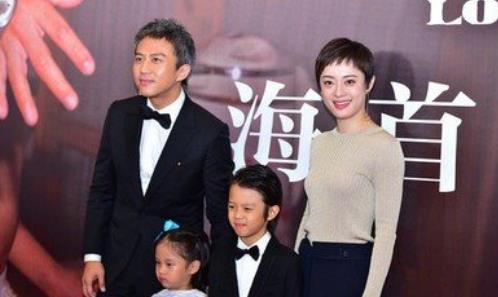 邓超孙俪携手十二载，助学捐赠超九百万，爱心传递温暖人心