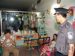 特警执勤下的晓华理发店——城市安全与日常生活的微妙交织