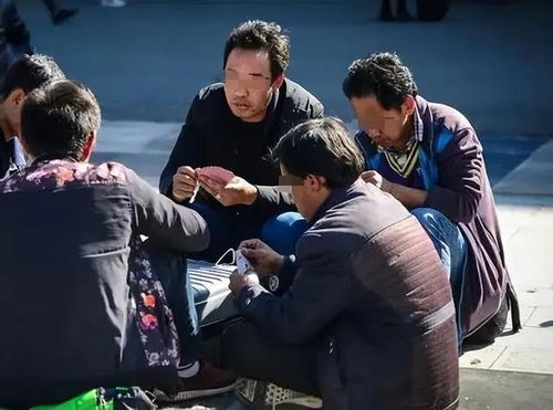 意外闯入的家庭瞬间，马斯克在采访中与儿子的温馨互动