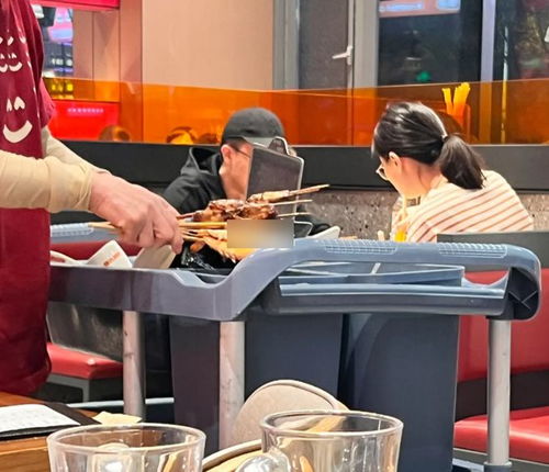 儿子在校一餐花8元妈妈心疼落泪 儿子在校一餐花8元妈妈心疼落泪