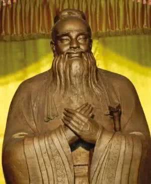 孔庙的孔子像为什么是帝王扮相_孔子像为什么72米