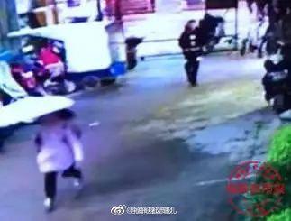 男子尾随女童进电梯还捂嘴？警方通报