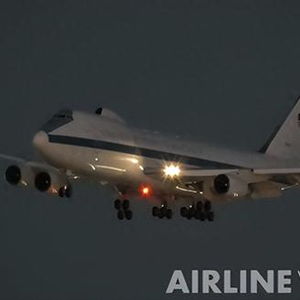 美“末日飞机”罕见现身洛杉矶机场